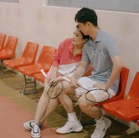 Keduanya mengenakan baju olahraga koleksi EA7, lini sportswear dari Emporio Armani. Foto: Instagram/@valenciatanoe @morden.co