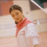 Valencia Tanoesoedibjo menampilkan gaya sporty nan manis dalam balutan busana olahraga bernuansa pink. Foto: Instagram/@valenciatanoe @morden.co