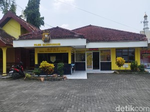 Massa PSHT Geruduk Polsek Balongpanggang Gresik Tuntut Kapolsek Dicopot