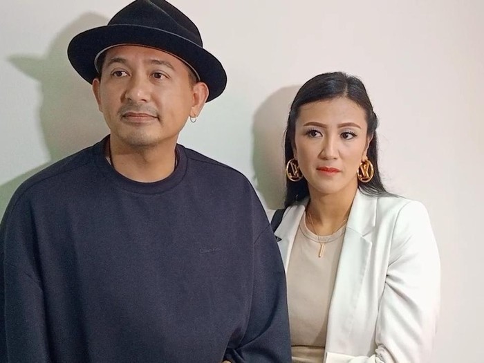 Ryan Delon dan Sharena Gunawan