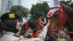 Saat Polisi Berkuda Jadi Primadona di CFD Jakarta