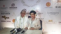 Shinta Bachir dan Indra awalnya sama-sama merasa deg-degan. Setelah berhasil mengucap ijab kabul keduanya merasa lega. Foto: Febri/detikHOT