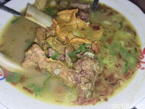 Mencicipi Sop Kikil-Konro Viral di Lorong Makassar, 3 Jam Buka Sudah Habis
