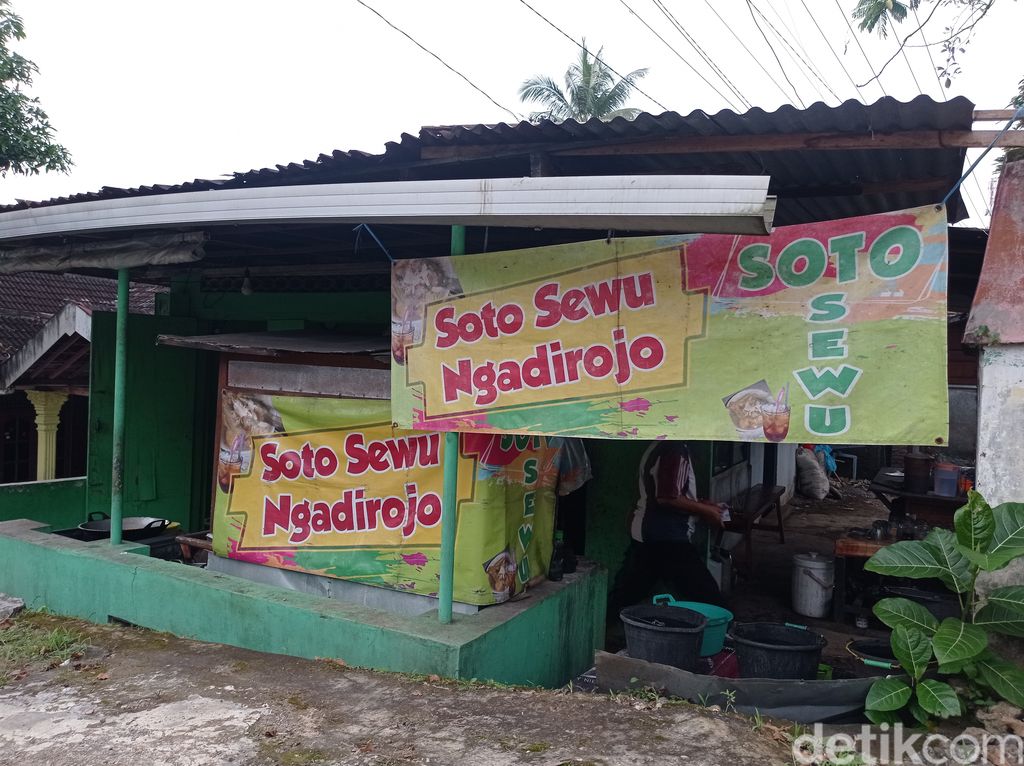 Soto Bang Doel Wonogiri yang dijual Rp 1.000 semangkuk.