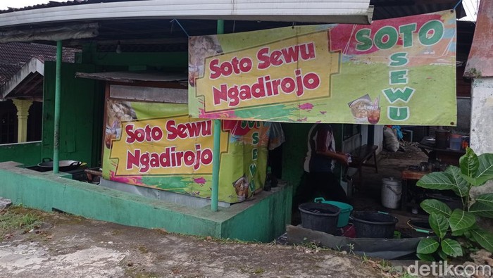 Soto Bang Doel Wonogiri yang dijual Rp 1.000 semangkuk.