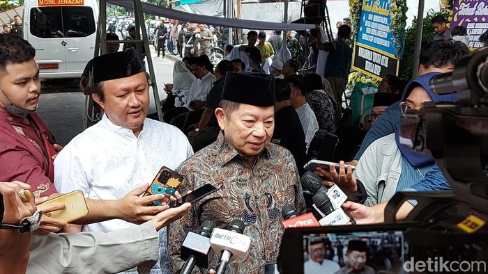Suharso Monoarfa melayat ke rumah duka istri Moeldoko