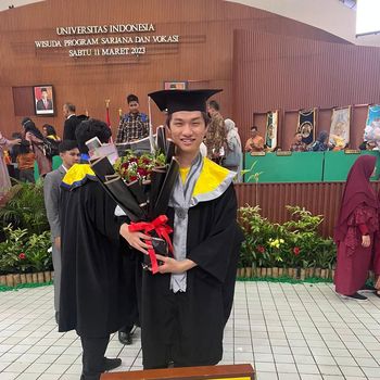 Wisudawan UI peraih IPK summa cumlaude 3,99, Muhammad Ghithrif Gustomo Putra dari Fakultas Ekonomi dan Bisnis (Dok UI)
