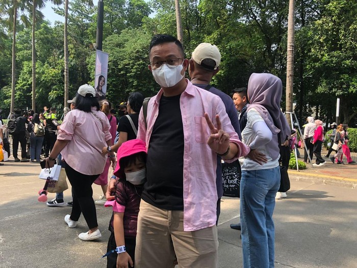 Yudha dan Arsyila menyaksikan konser BLACKPINK di GBK.