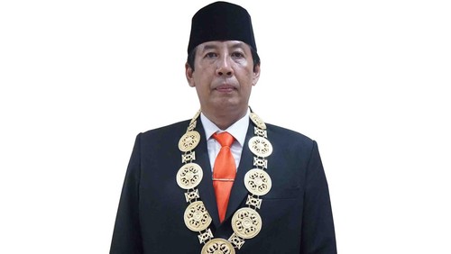 Rektor Unud I Nyoman Gde Antara jadi tersangka kasus korupsi SPI. Aksi korupsi itu disebut mertugikan keuangan negara senilai ratusan miliar rupiah.