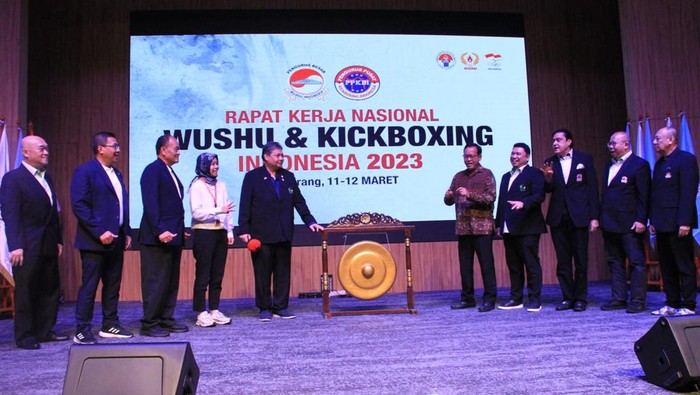 Airlangga Hartarto membuka Rapat Kerja Nasional (Rakernas) Wushu dan Kickboxing Indonesia.