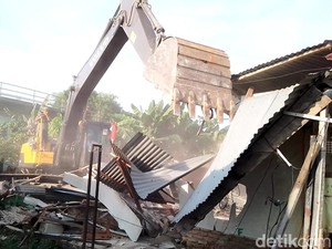 Penertiban Rumah Warga Depan Kampus Unimed Ricuh