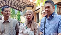 Biar kita sama-sama menjalani kehidupan yang berikutnya ya memang udah siap sama apa yang sudah kita pilih, kata Aldila Jelita. Foto: Ahsan/detikHOT