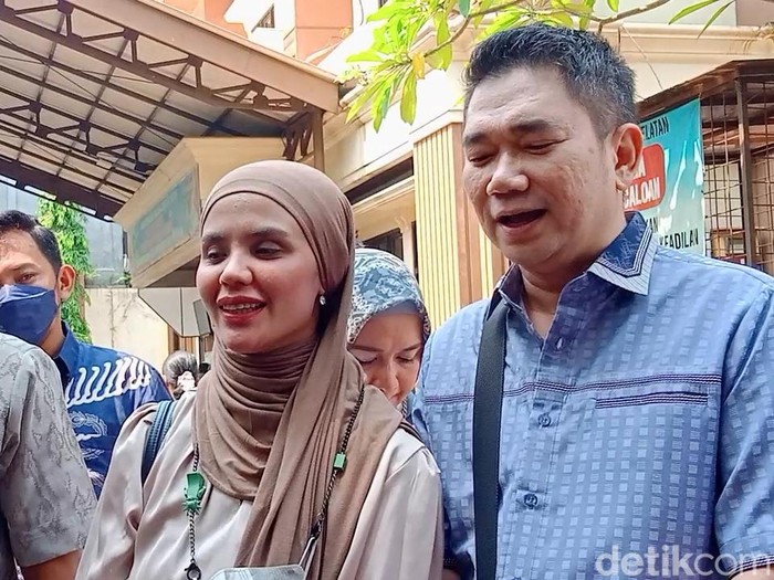 Aldila Jelita di sidang cerai perdana.