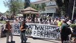 Momen Perhutani Didemo Pencinta Alam soal Kasus Ranca Upas