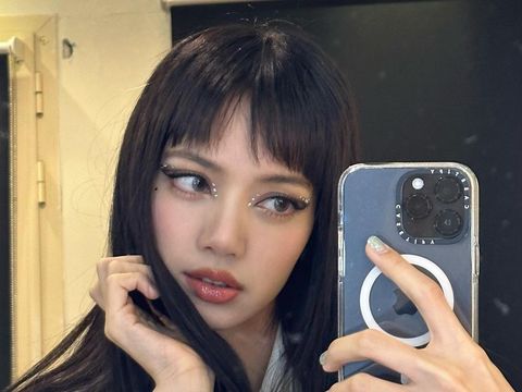 Blackpink (Instagram screenshot @lalalalisa_m)