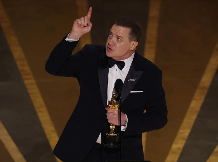 Brendan Fraser wins the Oscar for Best Actor for 