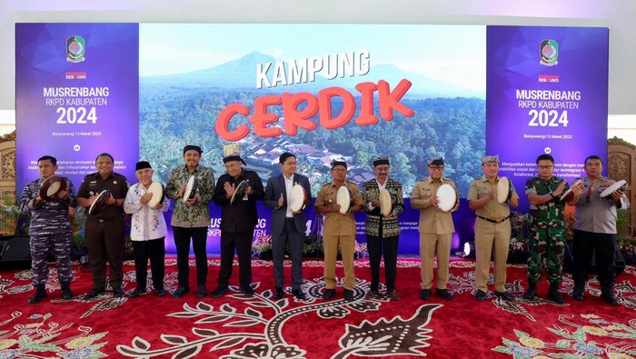 Bupati Ipuk Luncurkan Kampung Cerdik Program Cegah Penyakit Tidak Menular