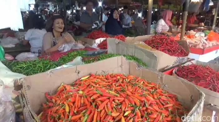 Cabai setan di pasar Jambi. (Ferdi Almunanda/detikSumut)