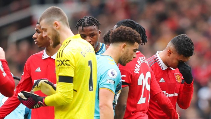 MANCHESTER, ENGLAND - MARCH 12: Casemiro of Manchester United looks dejected after receiving a red card during the Premier League match between Manchester United and Southampton FC at Old Trafford on March 12, 2023 in Manchester, England. (Photo by James Gill - Danehouse/Getty Images)