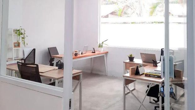 Banyak coworking space bermunculan. Terutama di kota-kota besar seperti Surabaya.
