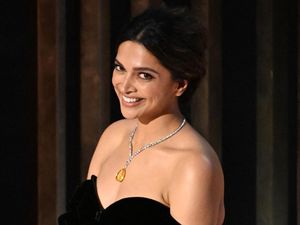 Deepika Padukone Dihajar Kontroversi Terus Tapi Tetap Bisa Eksis
