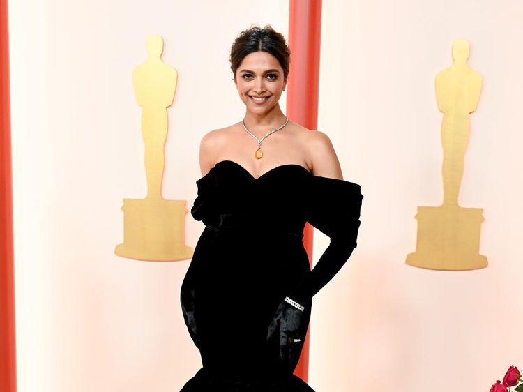 Deepika Padukone Dapat Bintang di Hollywood Walk of Fame!