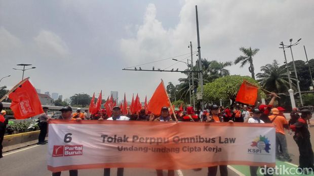 Demo Partai Buruh di depan DPR. (Ilham/detikcom)