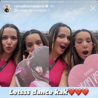 Tak hanya Ayu, penampilan Nia Ramadhani dan Mikhayla juga terlihat seperti kakak dan adik. Meski sudah memiliki 3 orang anak namun penampilan Nia memang masih terlihat seperti ABG. Tak hanya langsing, gayanya pun masih tampak seperti anak muda. Foto: Instagram/@ramadhaniabakrie