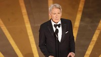Harrison Ford didapuk sebagai pembaca nominasi Best Picture di Oscar 2023. Variety via Getty Images/Rich Polk