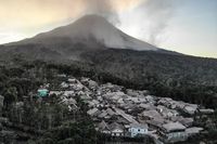 Hujan Abu Merapi Guyur Dusun Trono Magelang