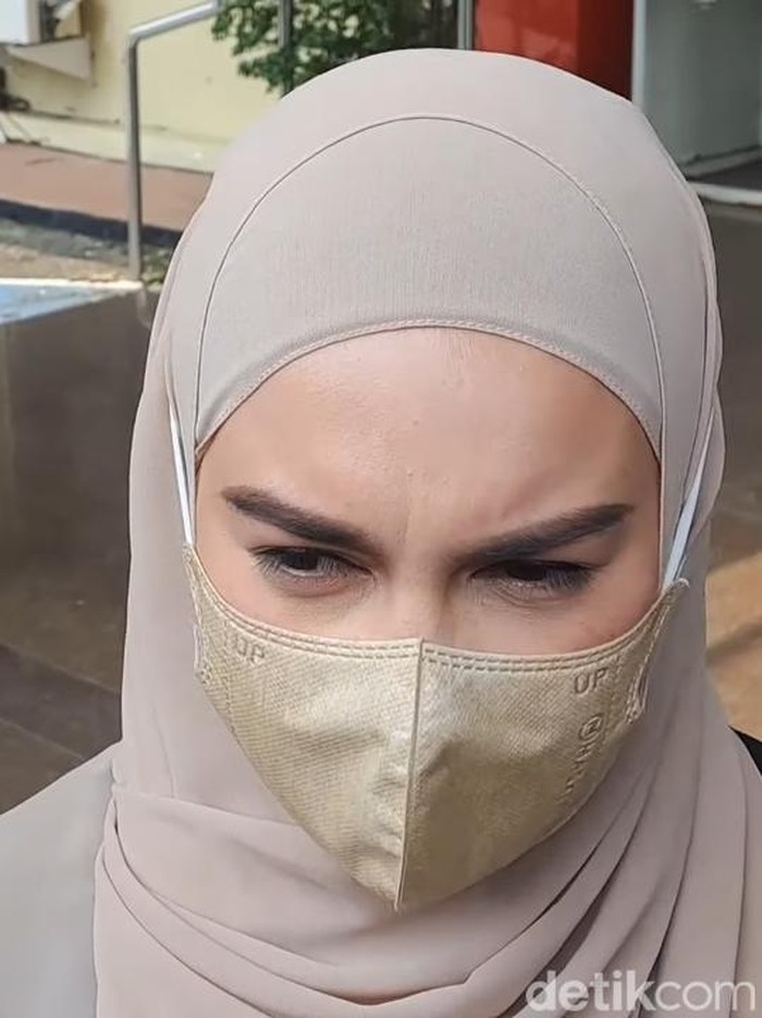 irish bella Irish Bella saat ditemui di Polres Jakarta Selatan.