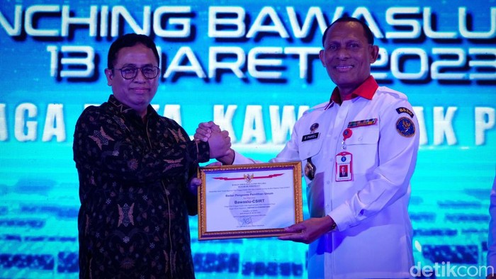 Jaga Data Pemilu 2024, Bawaslu Luncurkan CSIRT Bawaslu bersama BSSN membentuk computer security incident response team (CSIRT). Bawaslu-CSIRT dibentuk untuk meningkatkan keamanan siber jelang Pemilu 2024.