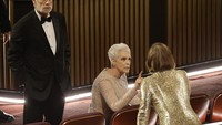 Entah apa yang diucapkan olehnya namun Jamie terlihat cukup tegang dan marah. Getty Images/Kevin Winter