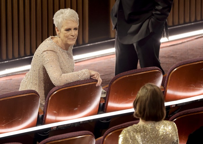 HOLLYWOOD, CALIFORNIA - MARCH 12: (L-R) Jamie Lee Curtis and Sigourney Weaver attend the 95th Annual Academy Awards at Dolby Theatre on March 12, 2023 in Hollywood, California. (Photo by Kevin Winter/Getty Images)