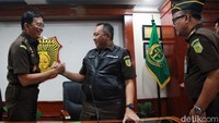 Diketahui, dalam perkara ini terjadi kemahalan harga yang berawal dari permufakatan jahat dalam proyek tersebut. Selain itu Kejagung juga akan mengusut terkait fungsi pengawasan dalam penggunaan anggaran.
