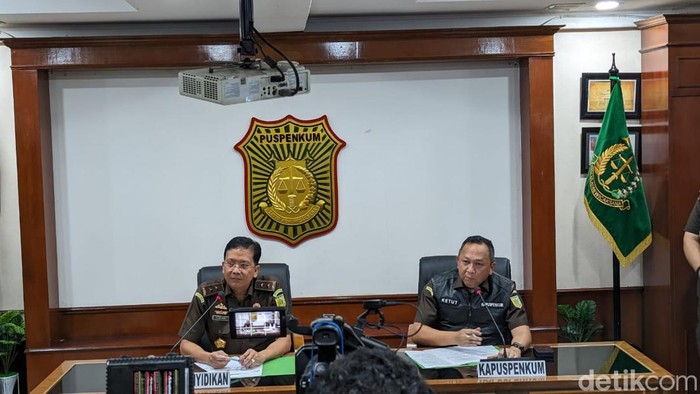 Kejaksaan Agung (Kejagung) mengungkap Gregorius Alex Plate (GAP) telah mengembalikan fasilitas senilai Rp 534 juta terkait dugaan kasus korupsi penyediaan infrastruktur base transceiver station (BTS) 4G dan infrastruktur pendukung paket 1, 2, 3, 4, dan 5 Badan Aksesibilitas Telekomunikasi dan Informasi (Bakti) Kementerian Komunikasi dan Informatika (Kominfo).