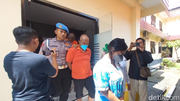 Komplotan muncikari di Pasuruan dihadirkan dalam press release di Polres Pasuruan