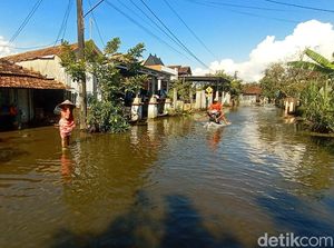 Pilu Warga Payaman Kudus Hidup dari Pengungsian ke Masjid gegara Banjir