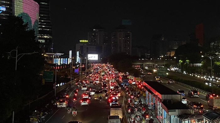 Lalin di Jalan S Parman arah Grogol macet