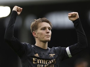 Setuju Odegaard Geser De Bruyne sebagai Gelandang Terbaik Liga Inggris?