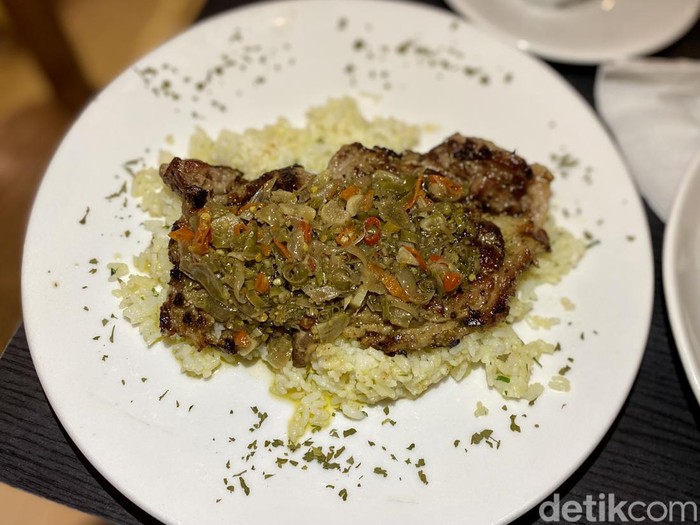 Mayosi Cafe & Eatery