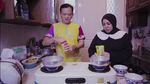 Kompaknya Melly Goeslaw Bikin Konten Kuliner Bareng Hedi Yunus