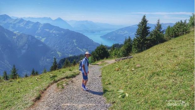 Mendaki Pegunungan Alpen dari Desa Murren, Swiss Cantiknya rute menuju puncak gunung