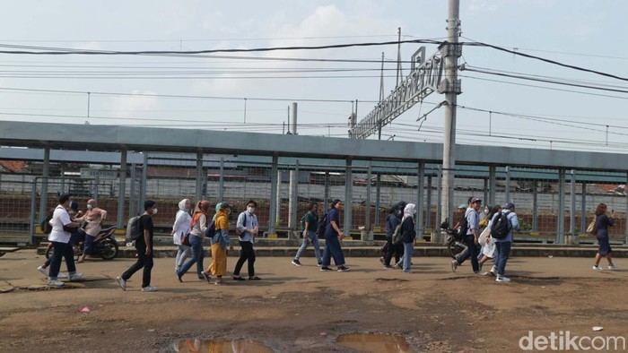 Kota Serpong memiliki jejak sejarah yang menarik untuk dikulik. Kali ini detikers akan kita ajak walking tour sembari napak tilas situs sejarah yang ada di Serpong.