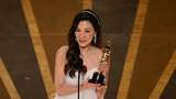 Kemenangan Bersejarah Michelle Yeoh di Oscar: Will Smith, Malaysia dan Para Ibu