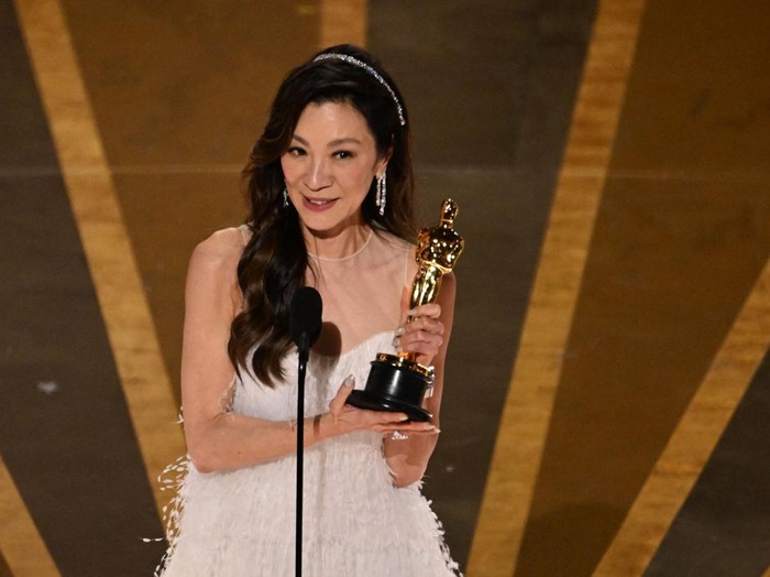 Malaysian actress Michelle Yeoh accepts the Oscar for Best Actress in a Leading Role for Everything Everywhere All at Once onstage during the 95th Annual Academy Awards at the Dolby Theatre in Hollywood, California on March 12, 2023. (Photo by Patrick T. Fallon / AFP) (Photo by PATRICK T. FALLON/AFP via Getty Images)