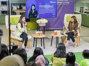 Momen Peringati Hari Perempuan Internasional