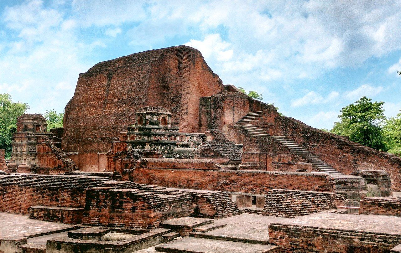 Nalanda University kuno, universitas tertua di dunia yang didirikan abad ke-5 M.