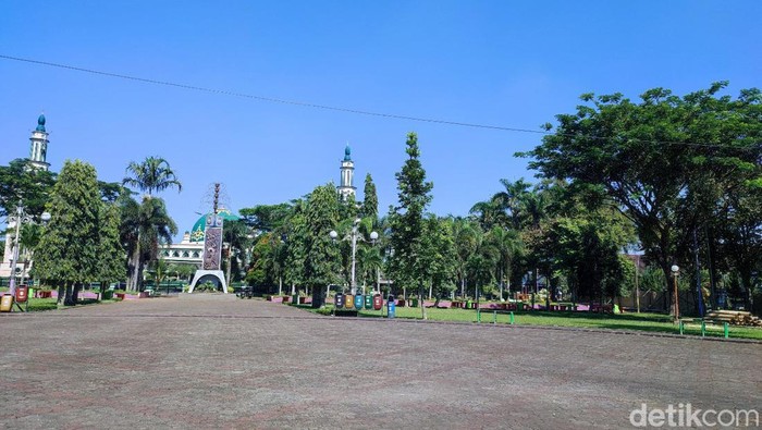 Pantauan Alun-alun Ciamis yang dalam proses renovasi, Senin (13/3/2023).