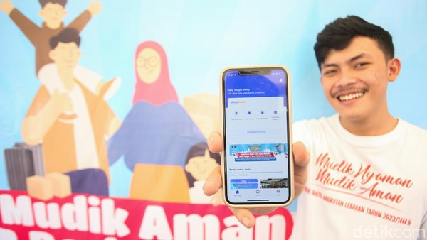 Posko ini melayani warga yang ingin ikut dalam mudik gratis tahun 2023 bersama Kemenhub, pemudik pun bisa membawa serta motor yang akan dikirim ke kampung halaman. Posko ini melayani warga yang ingin ikut dalam mudik gratis tahun 2023 bersama Kemenhub, pemudik pun bisa membawa serta motor yang akan dikirim ke kampung halaman.